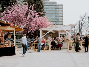 Frühlings- und Ostermarkt auf dem Vörösmarty-Platz in Budapest 2020